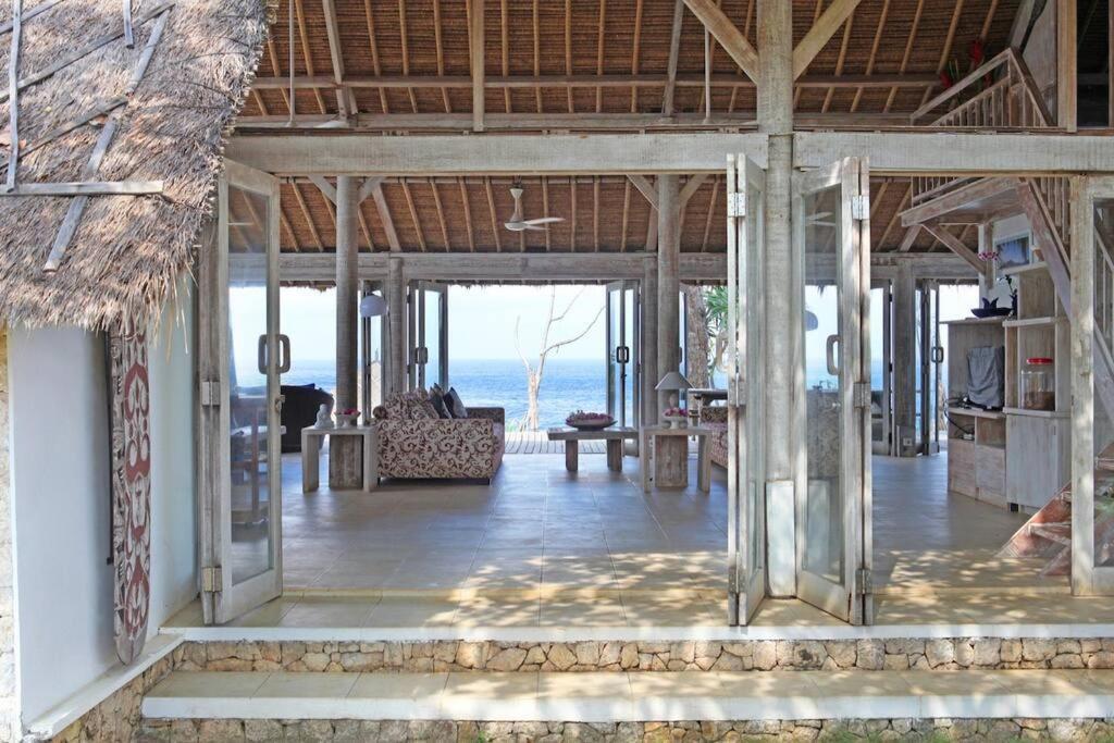 Villa Lumba Lumba - Oceanfront & Spectacular View! 누사 렘봉안 외부 사진
